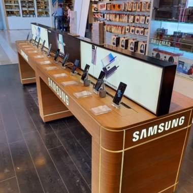 דוכן SAMSUNG קניון בית שמש